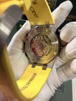 Audemars Piguet Royal Oak Offshore Diver Chronograph - Imagem 5
